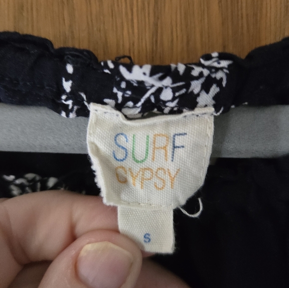 Surf Gypsy Navy Blue Blouse with White Patterns - Picture 2 of 4
